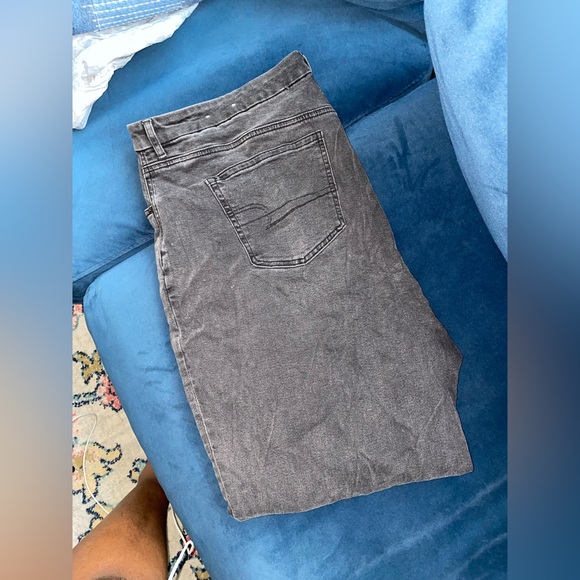 AE Curvy Mom Jean - Picture 2 of 2